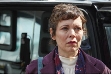 "The Father" verwirbelt die Wahrnehmung so sehr, dass man selbst der besorgten Tochter (Olivia Colman) scheinbar nicht mehr trauen kann.