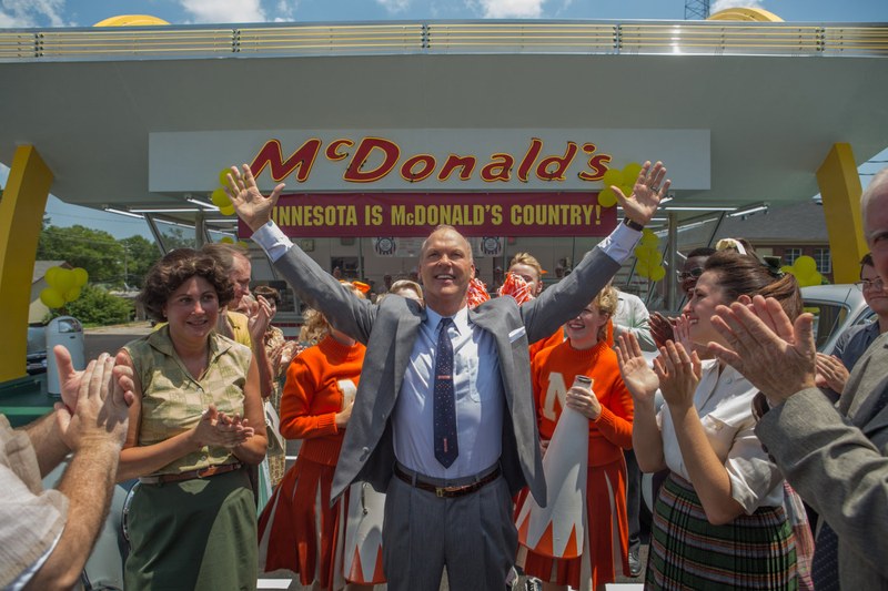 Lässt sich feiern: Michael Keaton als Ray Kroc, der McDonalds nicht erfunden hatte, dafür aber den Fordismus in die Gastronomie gebracht hat.