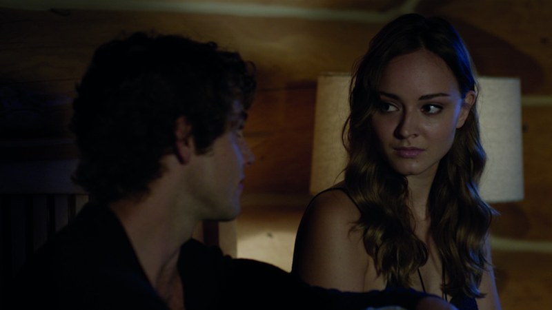 Der Wochenendausflug wird zum Horrortrip (Laura Bilgeri und Jedidiah Goodacre) © Einhorn Filmverleih