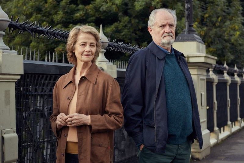 Ein Film als Worst-Practice-Beispiel, wie man mit der Vergangenheit nicht umgehen sollte. Hier verkörpert von Jim Broadbent und Charlotte Rampling.