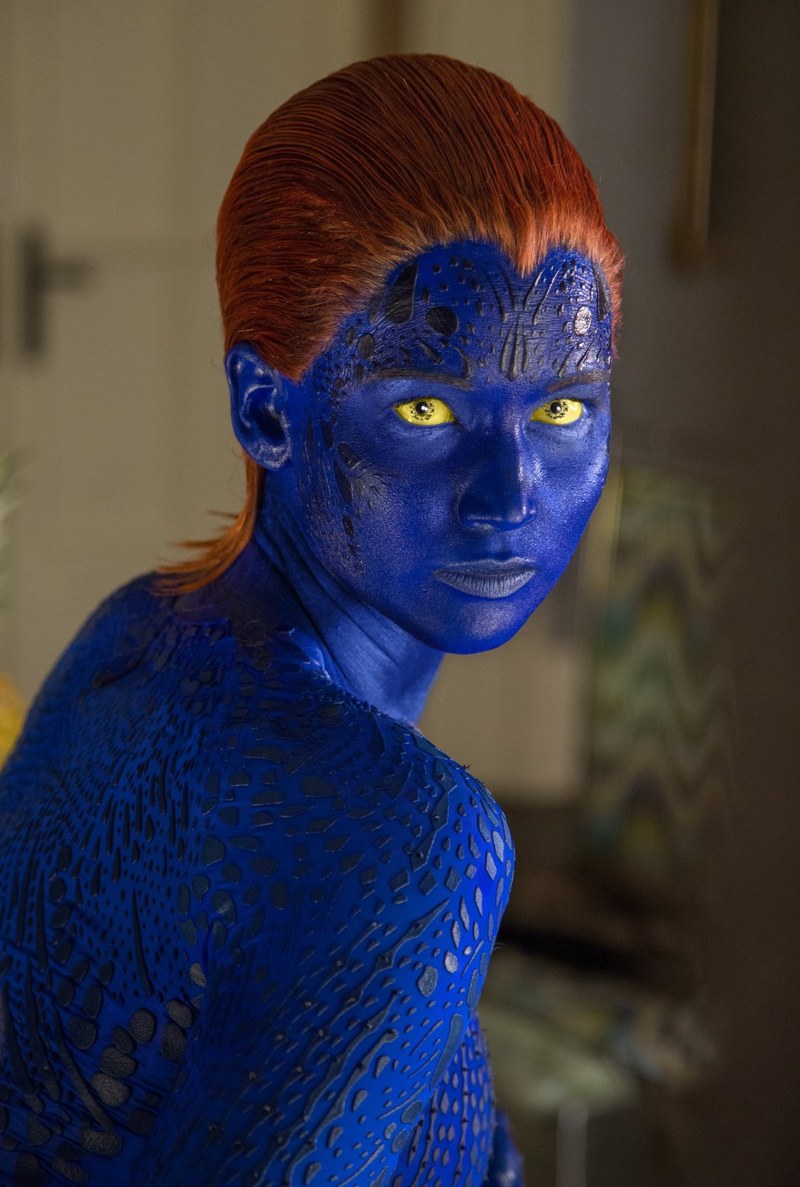 Erkannt? Jennifer Lawrence als Mystique versucht, Dr. Trask, den größten Gegner der X-Men und Erschaffer der Sentinels zu töten.