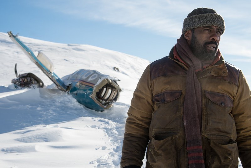Immerhin Sonne. "The Mountain Between Us" beschwört Gefahren, die dem Genre des Katastrophen/Abenteuerfilms nicht neu sind.