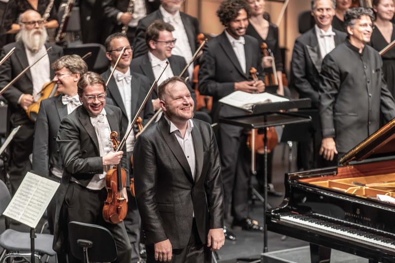 Überzeugte mit Sergei Rachmaninoffs Erstem Klavierkonzert: Der tschechische Pianist Lukáš Vondráček (Foto: Florian Kraler)
