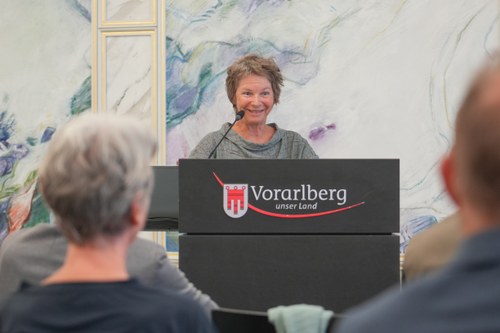 Ursula Badrutt vom St. Galler Amt für Kultur hielt bei der Preisverleihung die Laudatio. (Foto: Land Vorarlberg)