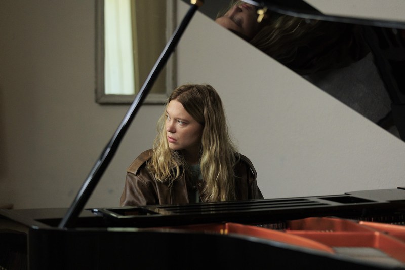 Die Pianistin Lucy (Léa Seydoux) dekonstruiert männliche Liebeslieder und kennt ihren eigenen Mann nicht mehr. (Foto: Frédéric Batier/Film AG)