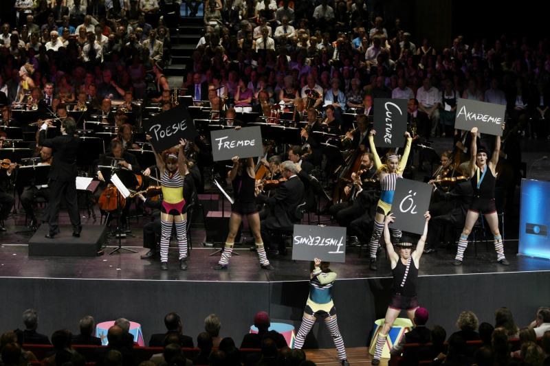 Frische und freche Choreographie zum Auftakt der Feierlichkeiten