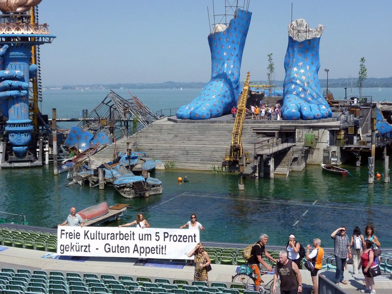 Vorarlberger Kulturveranstalter protestierten im Rahmen der Festspiel-Eröffnung