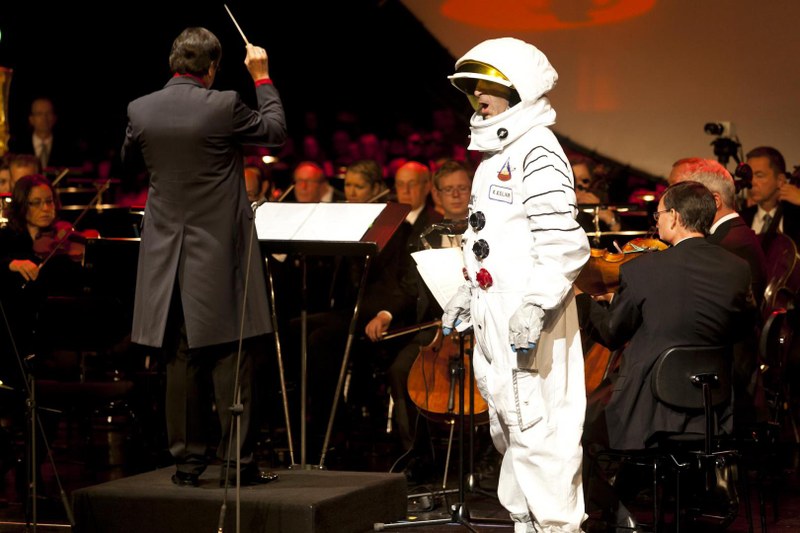 Dietrich Henschel als Kris Kelvin aus "Solaris"  Fotos: Bregenzer Festspiele