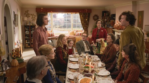 Der jüngere Bruder tauscht Thanksgiving gegen Vietnam. Das kommt bei der Familie nicht gut an. (Foto: DCM)