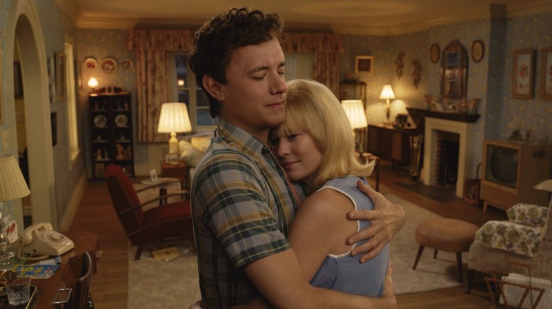 Steht Nachwuchs ins Wohnzimmer? Richard (Tom Hanks) und Margaret (Robin Wright) sind glücklich. (Foto: DCM)