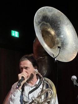 ... verblüffte aber auch als Human Beatbox (Foto: Peter Füßl)