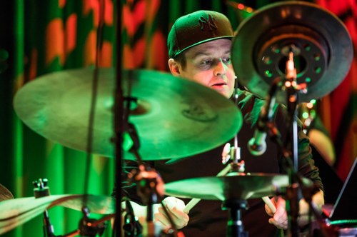 Sensibel und kraftvoll: Drummer Christian Eberle ... (Foto: Stefan Hauer)