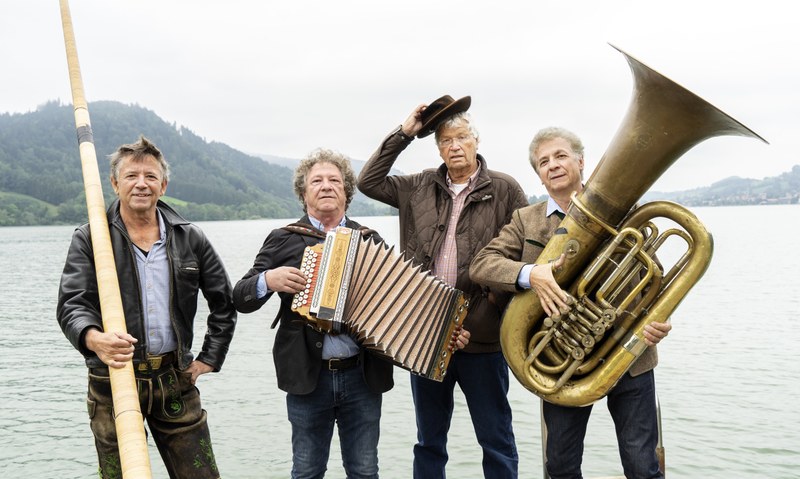 Gerhard Polt und die Well-Brüder begeisterten mit sprachlicher und musikalischer Virtuosität.