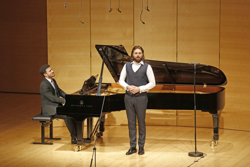Der Liederabend mit Konstantin Krimmel und Ammiel Bushakevits im Angelika Kauffmann Saal ließ niemanden unberührt. (Foto: Schubertiade Schwarzenberg)