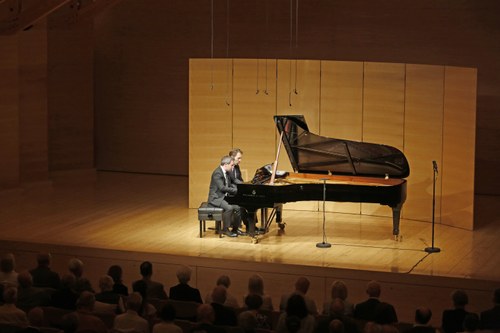 Perfekte Harmonie als Klavierduo: Leif Ove Andsnes und Bertrand Chamayou (Foto: Schubertiade)