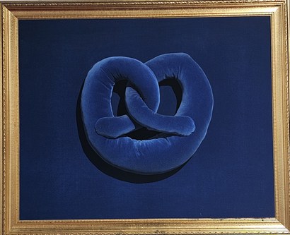 Lisa Althaus - Brezen, Stoffobjekt, Samt, 1997