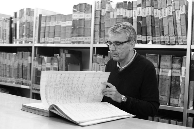Der Vorarlberger Landesarchivar Alois Niederstätter  © Vorarlberger Landesarchiv/Foto: Nikolaus Walter