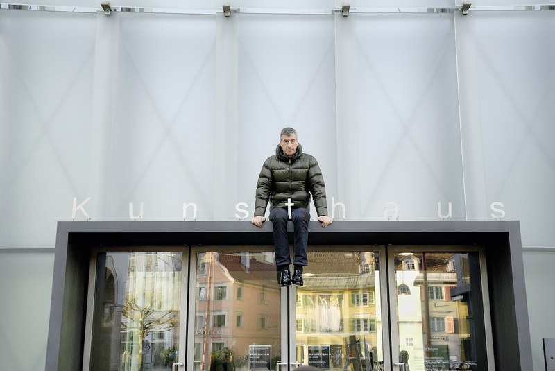 Maurizio Cattelan 2008 © Rudolf Sagmeister, Kunsthaus Bregenz