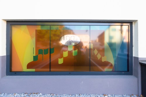 Das von Günter Vallaster gestaltete Schaufenster © Frauke Kühn