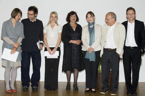 Preisverleihung 2009: die PreisträgerInnen Agnieszka Piwowarska, Michael Stavarič und Susanne Gregor sowie die Jurymitglieder Zsuzsanna Gahse, Anna Mitgutsch, Michael Köhlmeier und Doron Rabinovici (© Ernst Schwendinger)