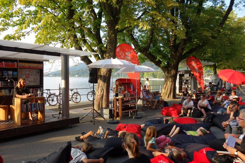 Entspanntes Lesen und Schmökern am See: StadtLesen in Bregenz, 30.7. - 2.8.2020 (Foto: Ingrid Kaltenegger)