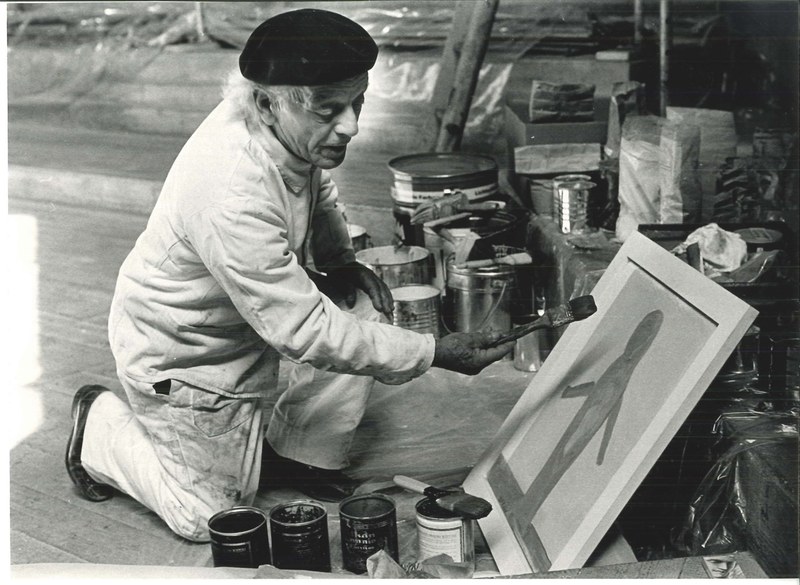 Ferdinand Gehr bei der Arbeit in der Kirche St. Michael, Luzern 1979 Fotograf unbekannt