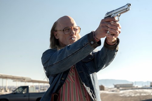 Schießen Sie auf den Friseur: Lous Vater (Ed Harris) hat keinen Sinn für Humor. (Foto: Anna Kooris)