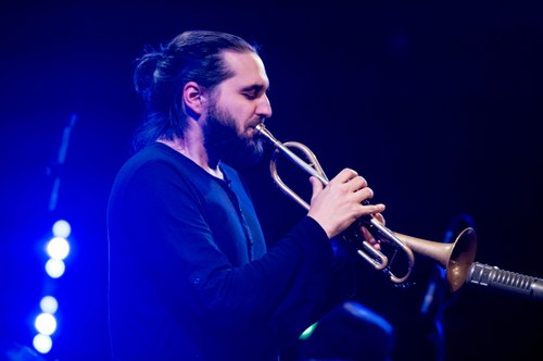 Mario Rom erwies sich einmal mehr exzellenter Trompeter, der sein Instrument auch zum Glühen bringen kann