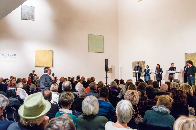 Die rege Diskussion mit 300 Kulturinteressierten aus allen Regionen Vorarlbergs im vorarlberg museum wird von den ORF-Verantwortlichen in Landesstudio schlicht zu ignorieren versucht (© Mark Mosman)