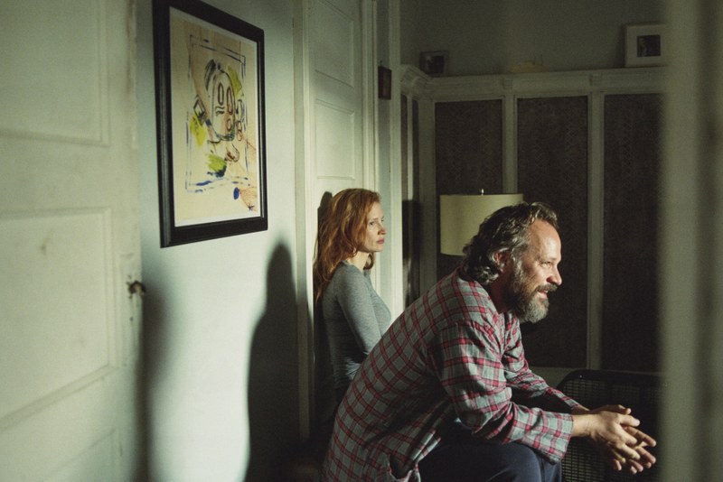 Fragile Beziehung: Sylvia (Jessica Chastain) und Saul (Peter Sarsgaard) in „Memory“. (Foto: Teorema)