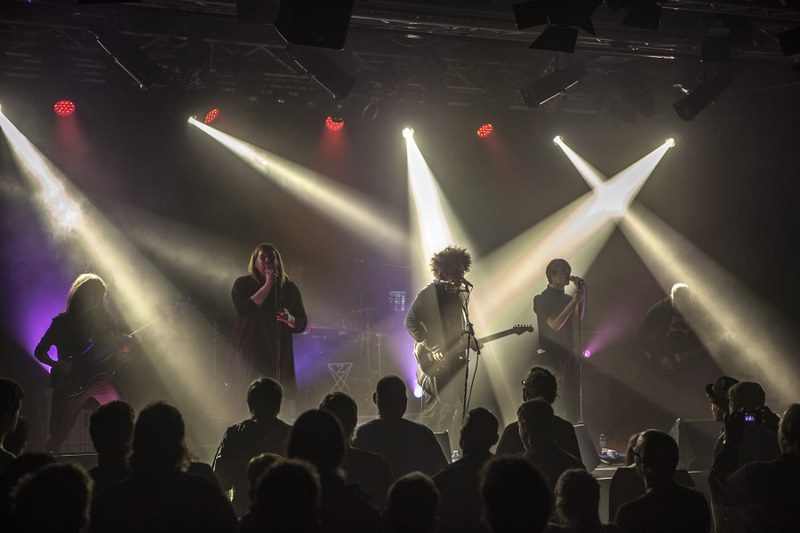 Zeal & Ardor mit mächtigen Dreigesängen