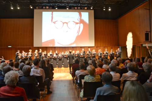 Der Prager Philharmonische Chor unter der Leitung von Lukáš Vasilek zog die Zuhörenden in ihren Bann.