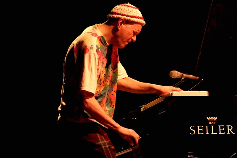 Sakrileg! Ein Keyboard im Piano-Trio