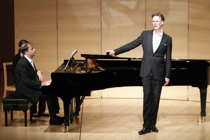 Ian Bostridge und Julias Drake konnten mit ihrem außergewöhnlichen Programm den Angelika Kauffmann Saal zwar nicht ganz füllen. Diejenigen, die diesen Liederabend erleben konnten, werden ihn aber nicht so schnell wieder vergessen. (Foto: Schubertiade)