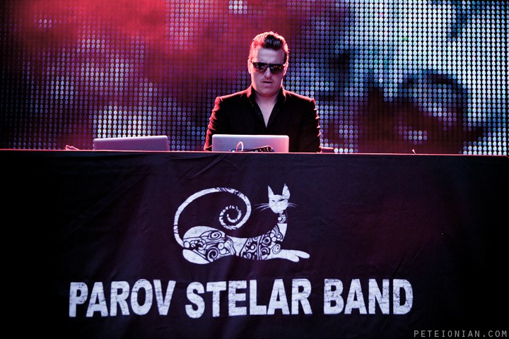 Parov Stelar brachte seine Band mit und die Leute zum Tanzen