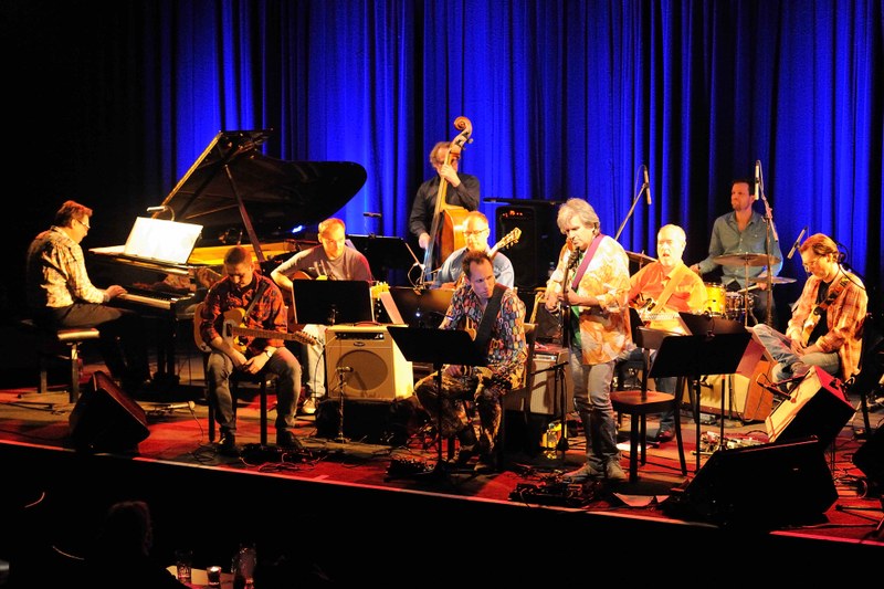 Das CIA Seven on Six Guitar Ensemble
