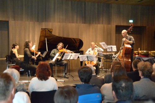 In Quintettbesetzung - anstatt der 2. Geige mit Kontrabass - interpretierten die engagierten Musikerinnen und Musiker J.N. Hummels Klavierquintett op. 87.