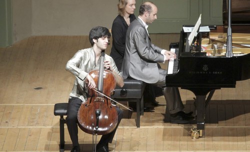 Nach Schumann und Schubert stellte sich mit dem Klavierpartner Riccardo Bovino erst bei der Brahmssonate ein gemeinsamer musikalischer Atem ein. (Foto: Schubertiade)