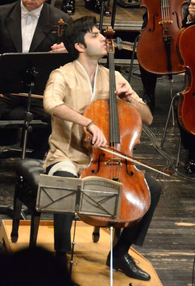 Kian Soltani hat eine große internationale Karriere gestartet und bereicherte nun das Abonnementkonzert von "Dornbirn Klassik" als Solist im neuen Werk von Helmut Schmidinger sowie in Richard Strauss' "Don Quixote".