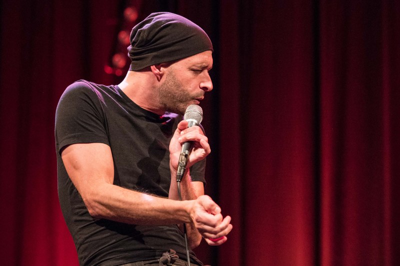 Andreas Schaerer: Auch das Mikrofon ist hier Instrument