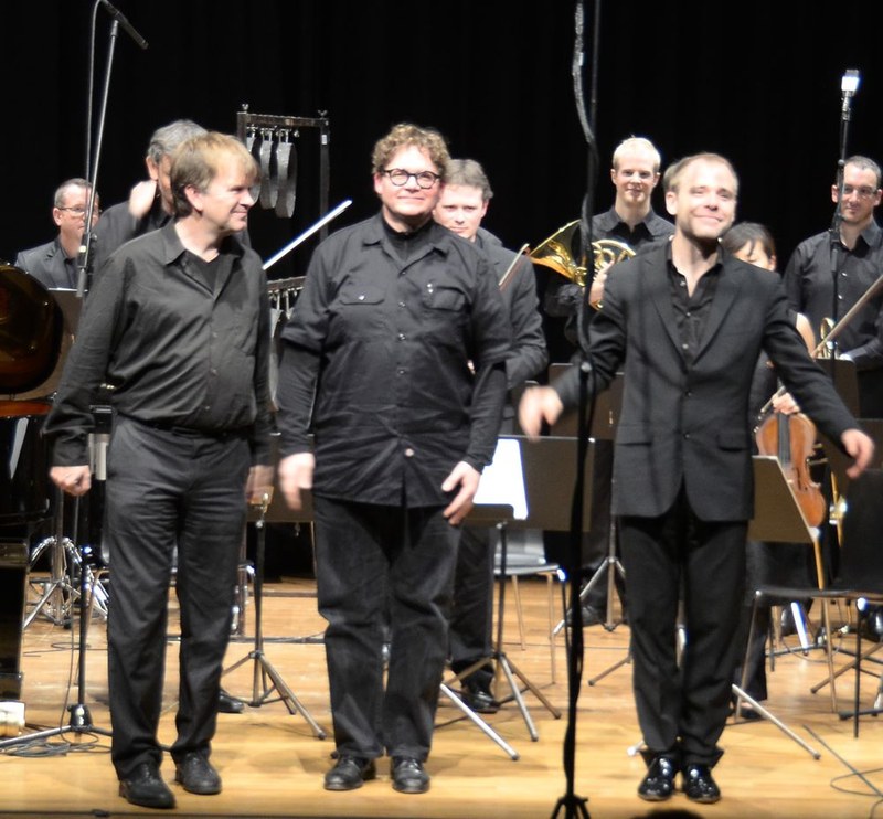 Der Pianist Daan Vandewalle, Marc Sabat und Michel Wendeberg (v.l.n.r.) freuten sich über den begeisterten Applaus.