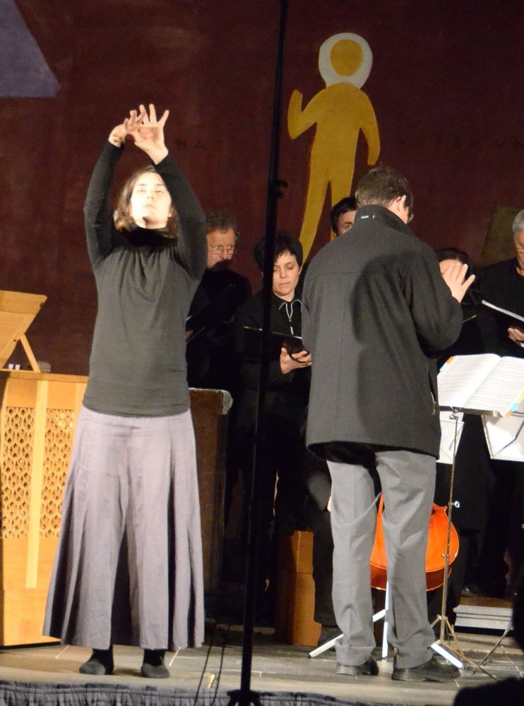 Veronika Larsen tanzte zu Dietrich Buxtehudes Kantaten „Membra Jesu nostri" konzentriert und ausdrucksvoll.
