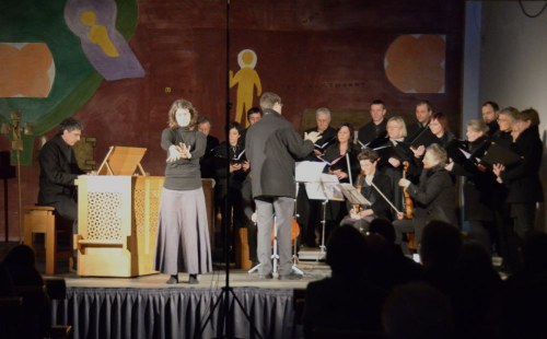 Der Projektchor „cantori silvae" unter der Leitung von Urban Aepli, Evelyn Fink, Irma-Maria Troy, Verena Jungwirth, Rudl Berchtel, Veronika Larsen und Gotthard Bilgeri gestalteten eine eindrückliche Konzertstunde.