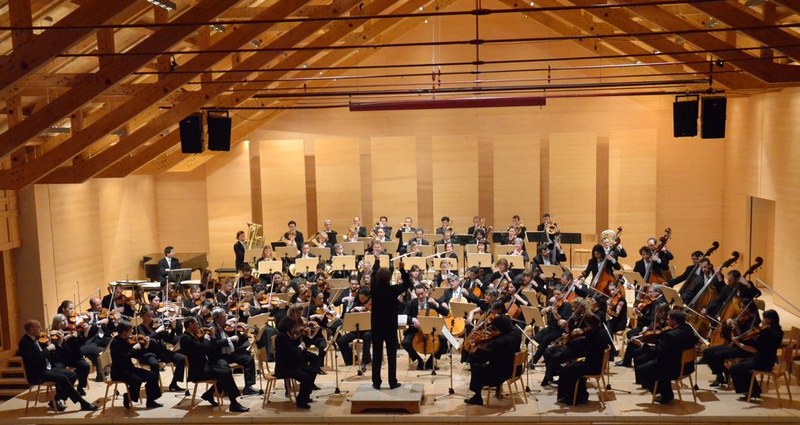 Gérard Korsten am Pult des Symphonieorchesters Vorarlberg interpretierte Bruckners Siebente umsichtig und kraftvoll