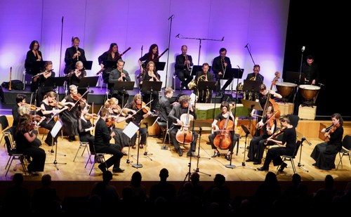 In klassischer Orchesterbesetzung musizierte das CSM humorvolle und theatralische Kompositionen von Mozart-Zeitgenossen.
