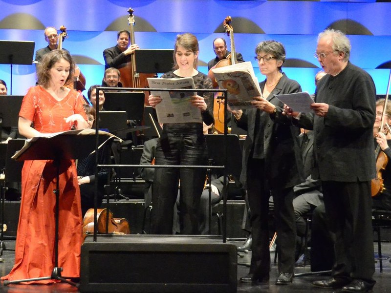 Patricia Kopatchinskaja, Philippe Herreweghe und das „Orchestre des Champs-Èlysées“ gaben im Bregenzer Festspielhaus ein begeisterndes Meisterkonzert. Als besondere Überraschung interpretierten sie unter anderem "living room music" von John Cage.