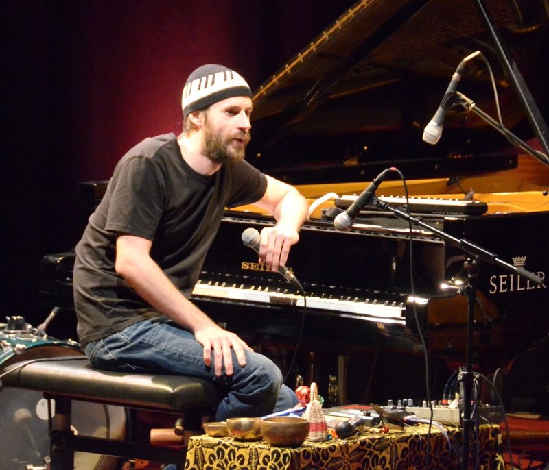 David Helbock ist ein höchst inspirierter Musiker und Komponist. Mit dem Konzert feierte er seinen 30. Geburtstag.