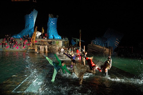 "Aida" ist gestern buchstäblich ins Wasser gefallen (© Bregenzer Festspiele/Kamil Kloch)