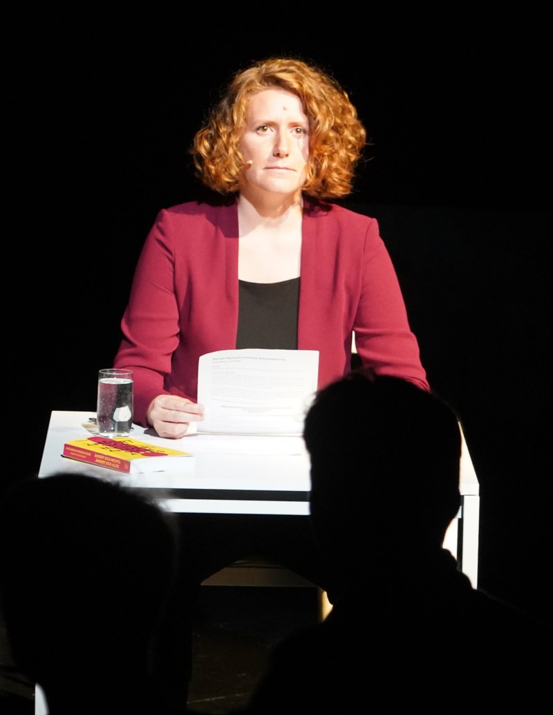 ... und Katharia Rogenhofer auf der anderen Seite boten eine vielsagende und informative Lesung.
