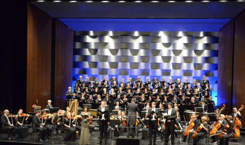 Die konzentrierte Kraft der Chorakademie Vorarlberg und des Symphonieorchesters Vorarlberg kam unter der Leitung von Markus Landerer im Rahmen des dritten Abonnementkonzertes voll zur Geltung.